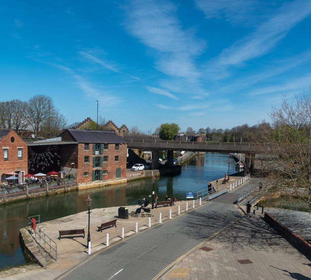 Stunning apartment - Quintessential - Quay views Newport  Esterno foto